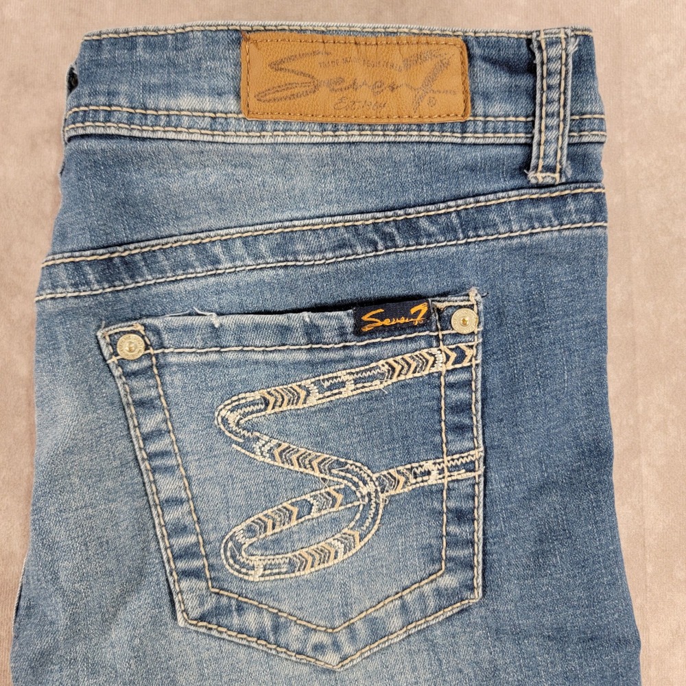 Seven7 Womens Denim Shorts Size 10 Medium Wash Embroidered Pockets Stretch Jean